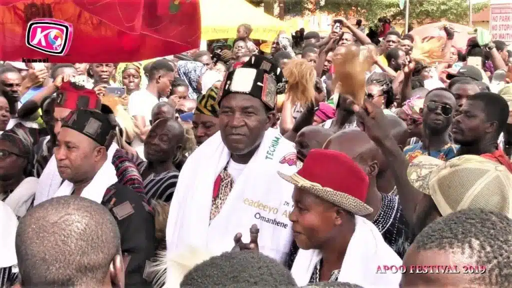 Bono Cultural Performance